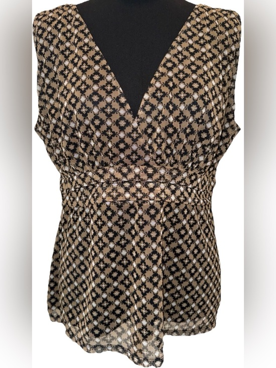 Ava & Grace Tops - Ava & Grace Women's Sleeveless Beige/Black/White Printed V-Neck Blouse, Large